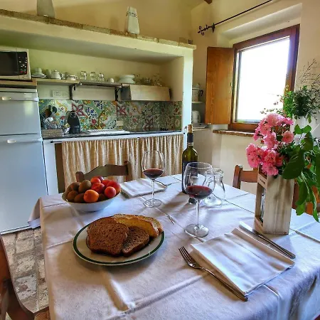 Dom wakacyjny Lush Farmhouse In Umbertide With Pool Garden Bbq